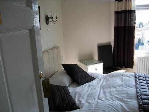 Penarth 4*